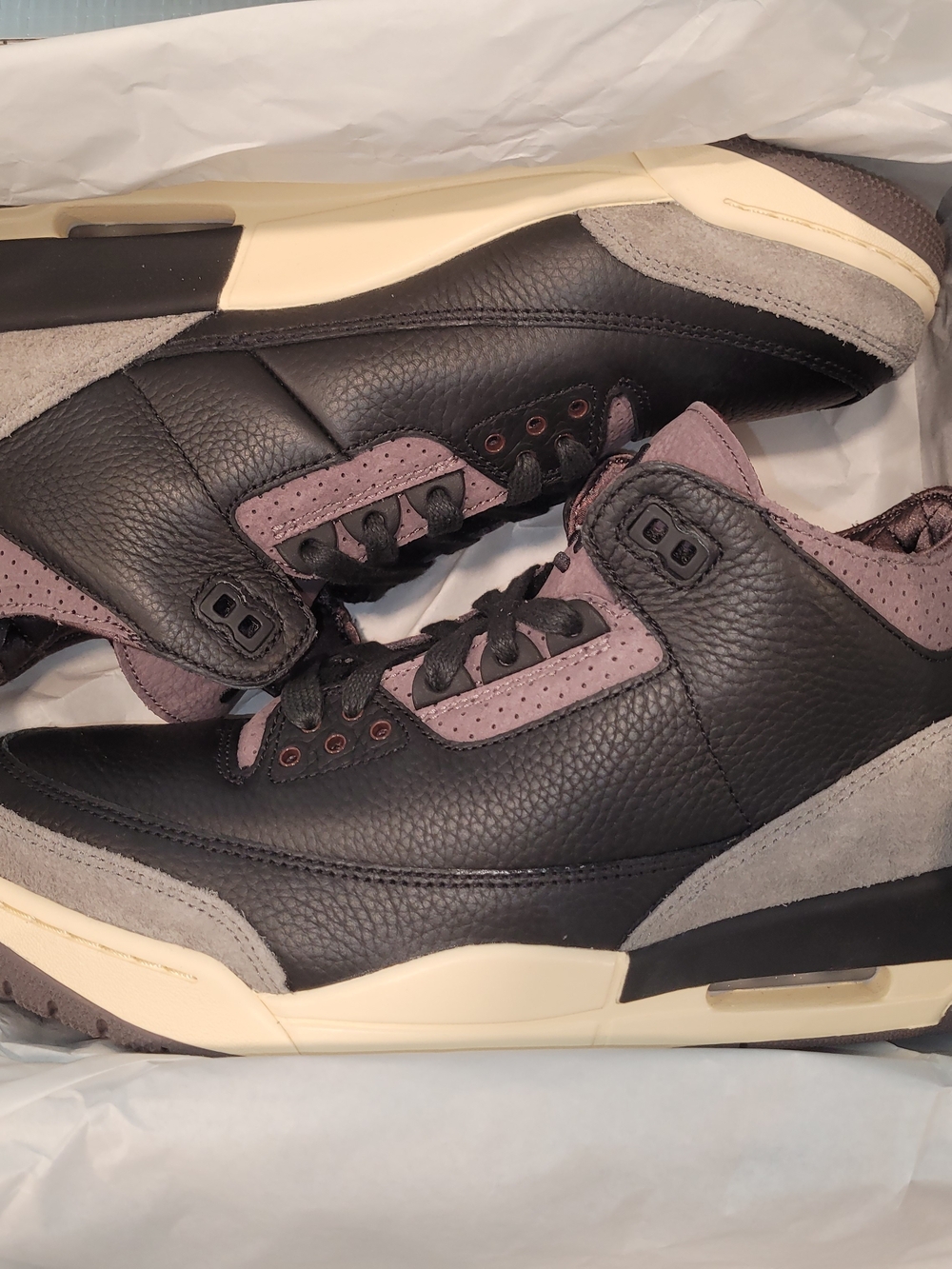 Jordan Men's Black, Gray & Mauve Athletic Sneakers